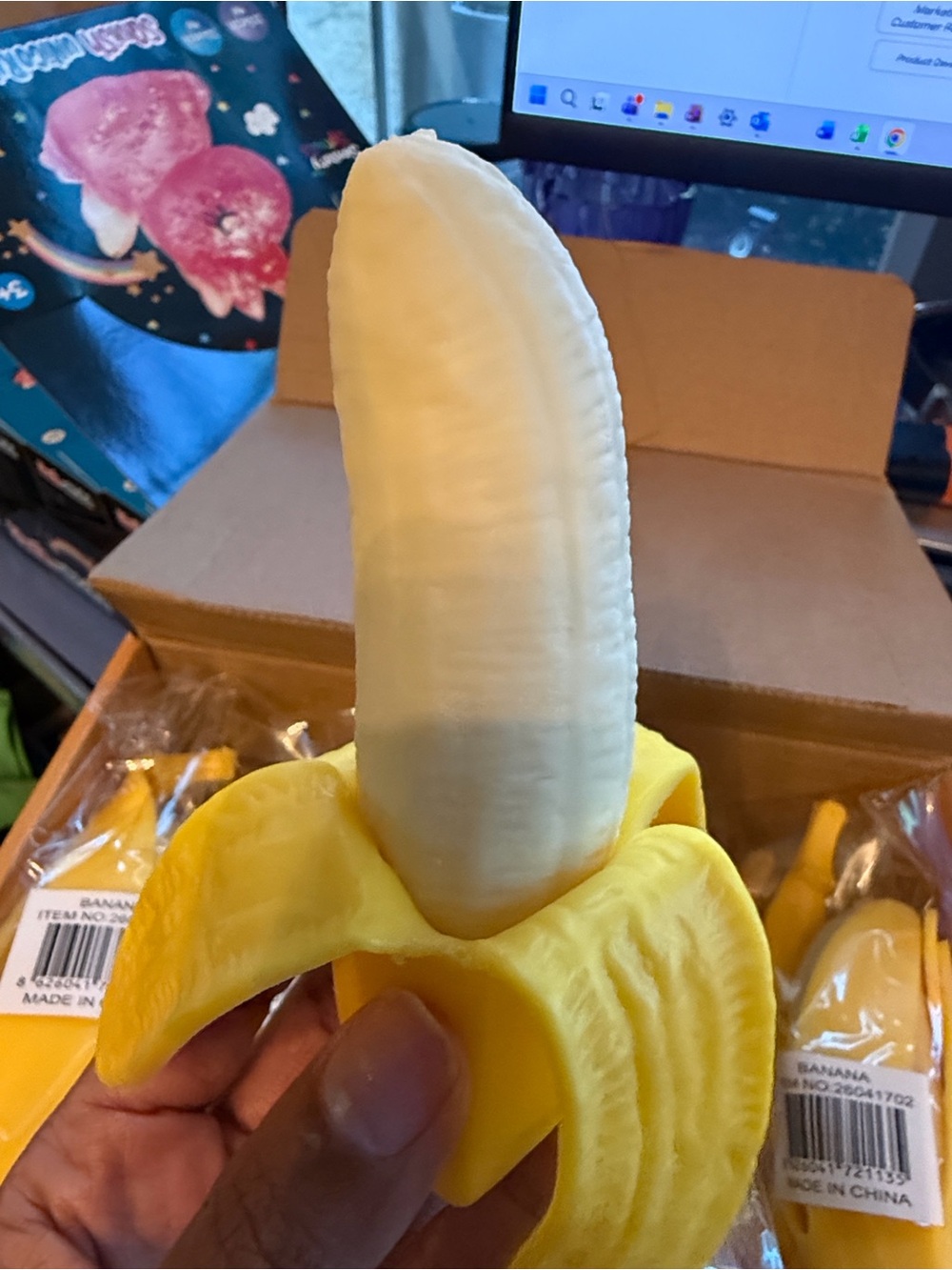 Squishy Banana Venting Toy - Yellow
